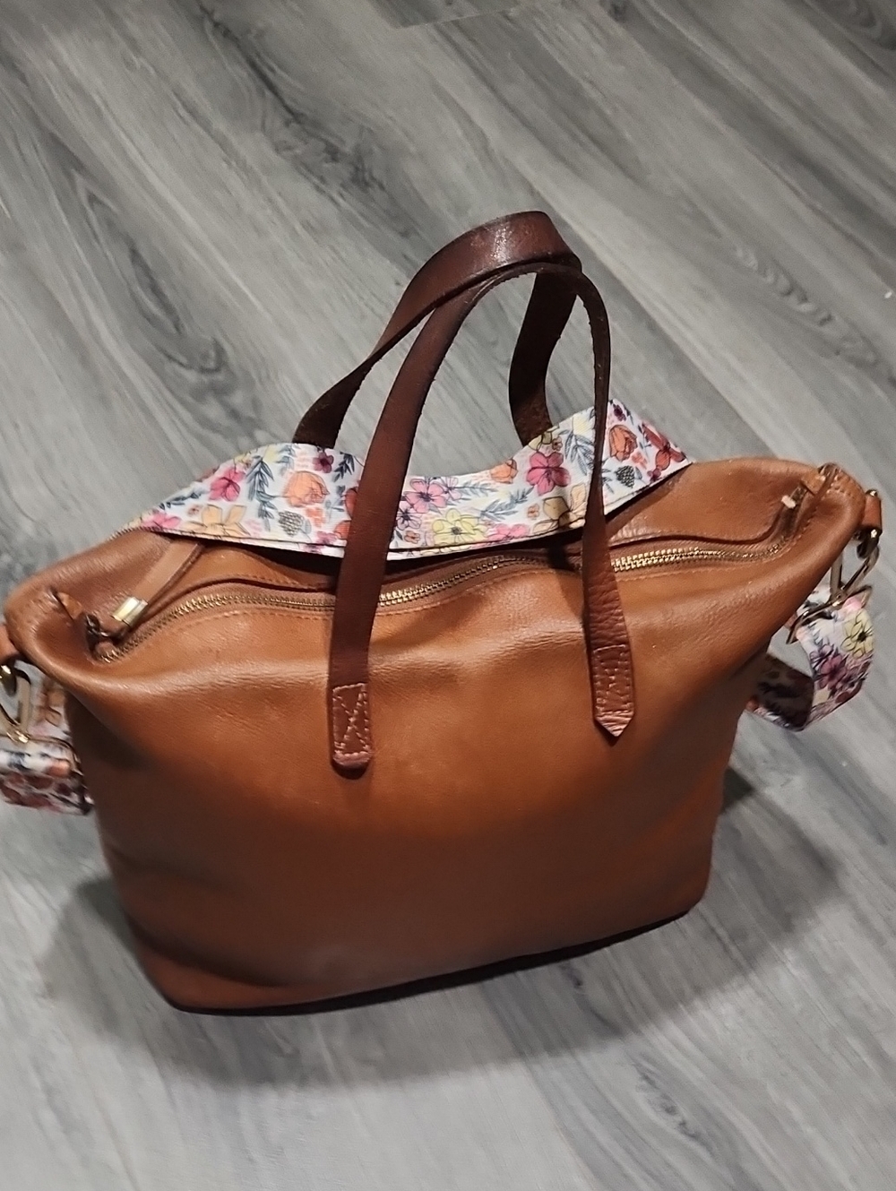 Camel Pebbled Leather Madewell Transport Med Tote W/Floral Guitar Strap - Picture 2 of 12